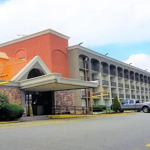Hotel Howard Johnson By Wyndham Nj, Clifton